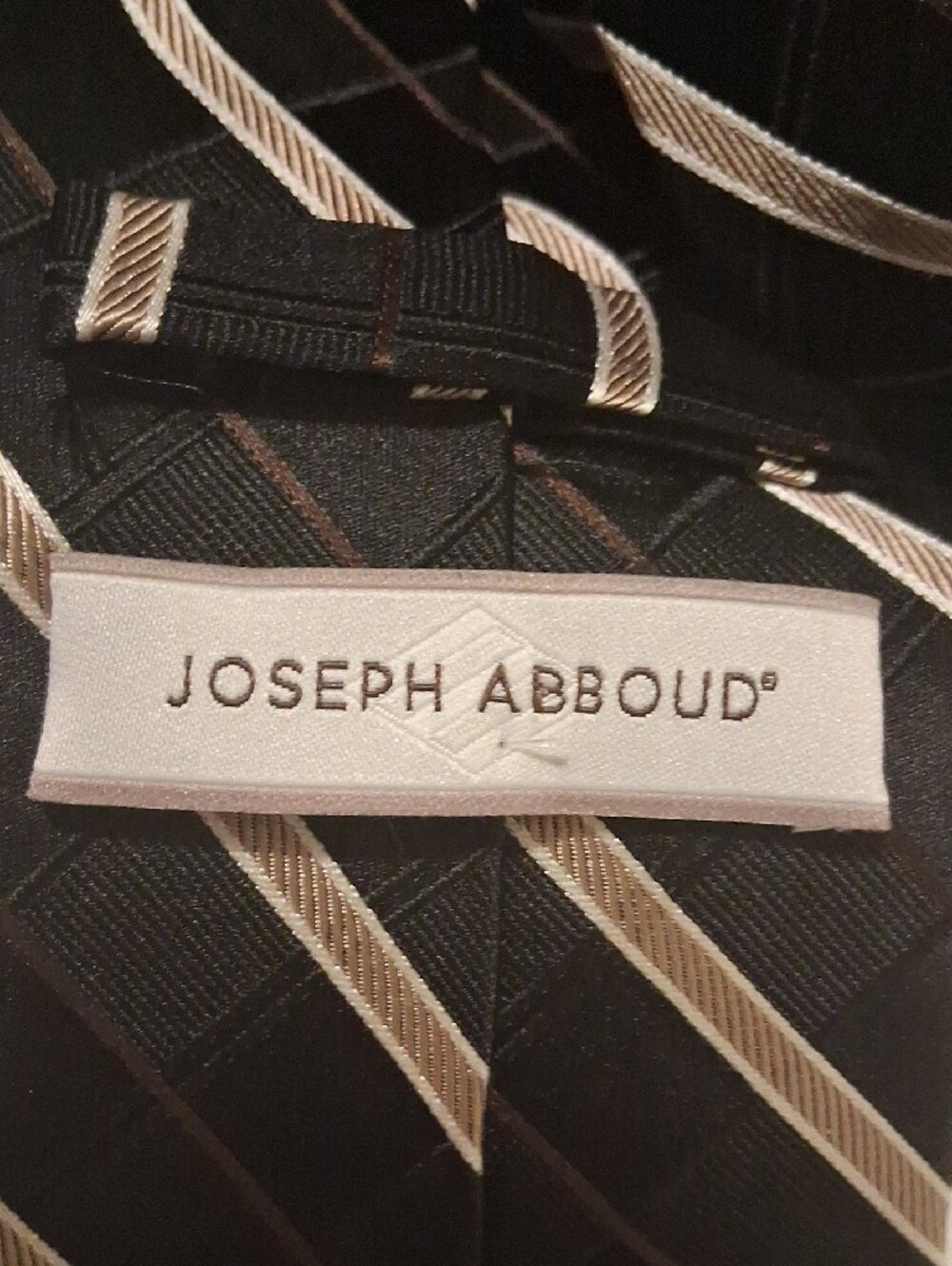 Joseph Abboud Black Tie with Cream Diagonal Stripes - Picture 6 of 9